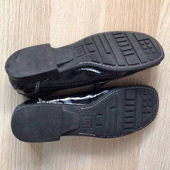 Vintage Kenneth Cole Black Patent Leather Loafers